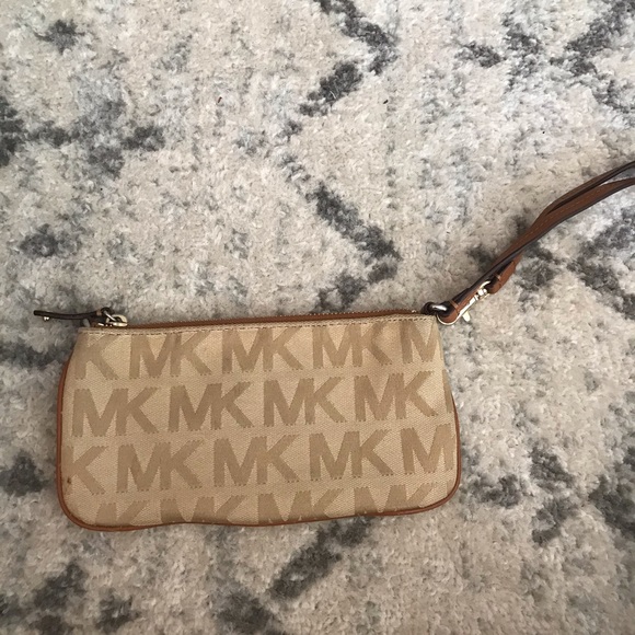 Michael Kors Wristlet - Picture 2 of 5